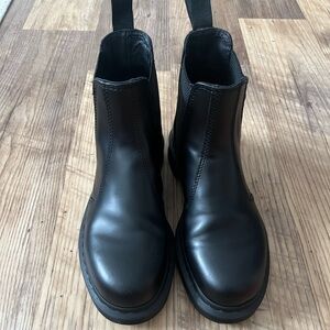 Dr. Martens 2976 Mono Chelsea Boot